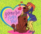Daphne Scooby Doo kucaklayan